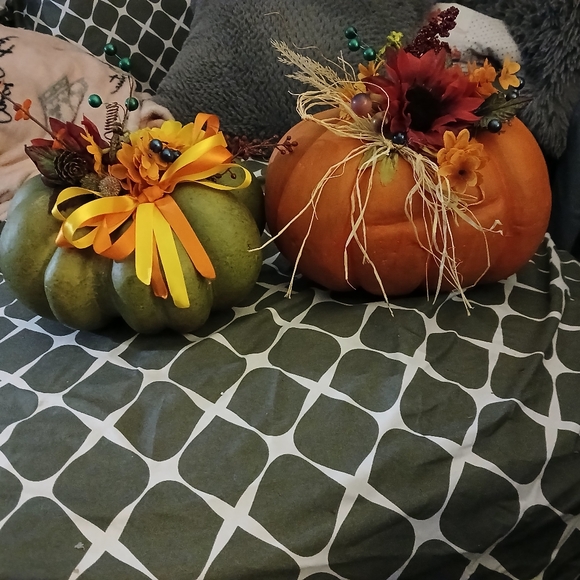 Thanksgiving Center piece - Picture 2 of 3